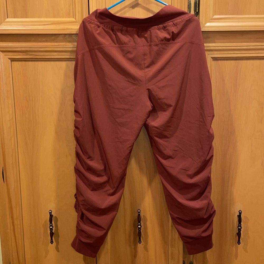 Athleta Rust Red Ruched Track Joggers - Picture 4 of 15